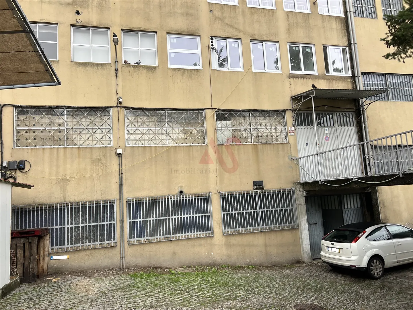 Ver detalhes: Venda Armaz�m T0