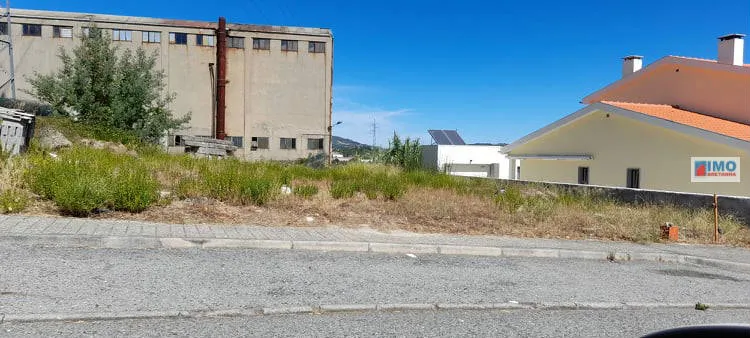 Ver detalhes: Venda Terreno Urbano T0